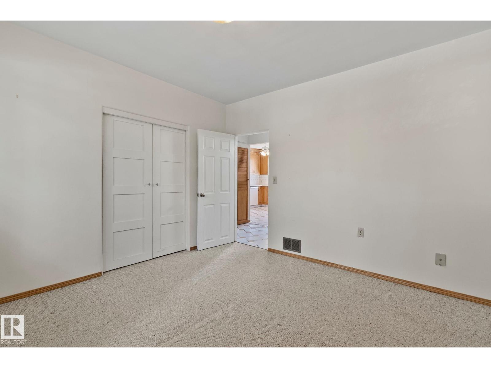 9727 69 AV NW - 10