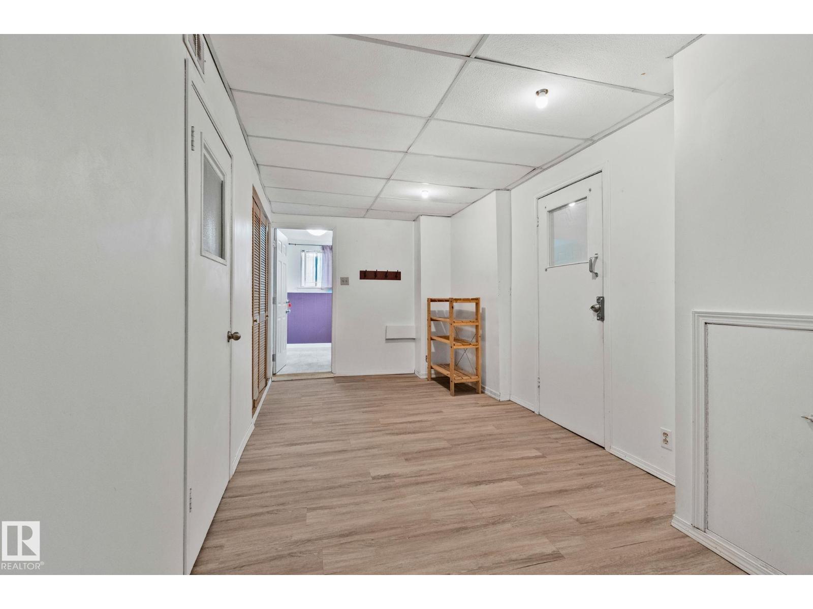 9727 69 AV NW - 22