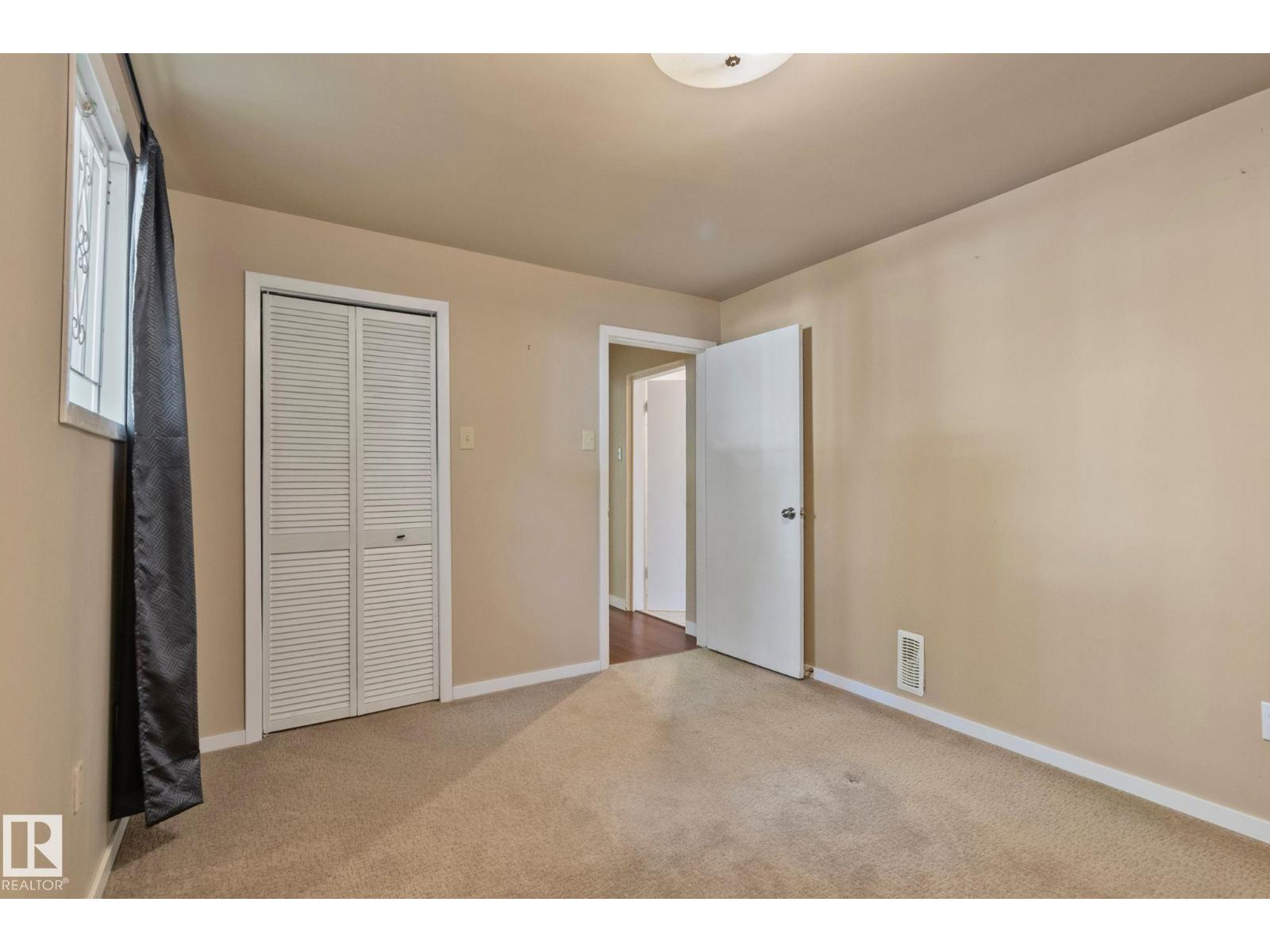9727 69 AV NW - 31
