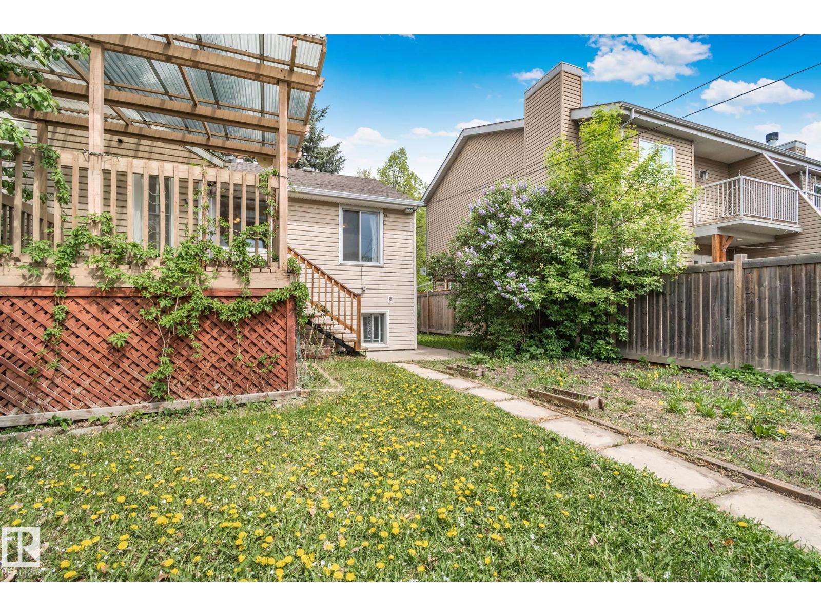 9727 69 AV NW - 35