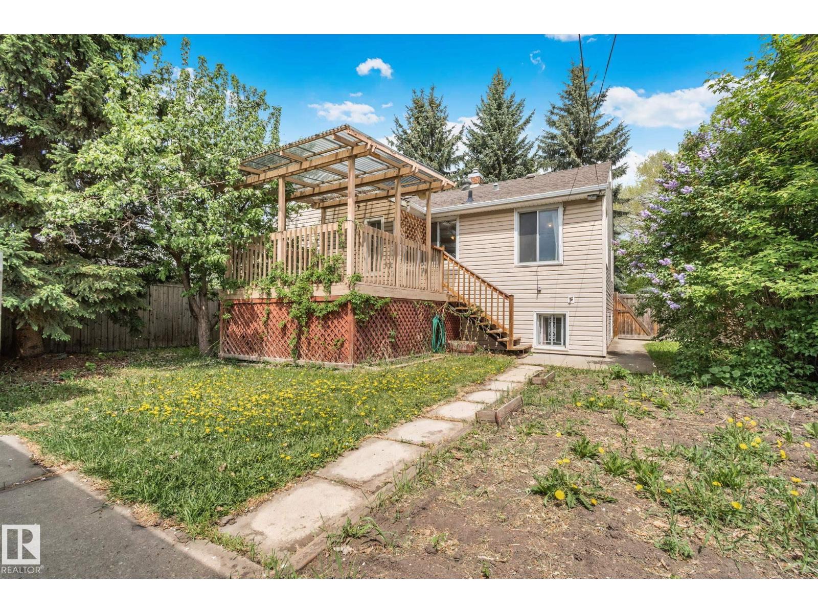 9727 69 AV NW - 36