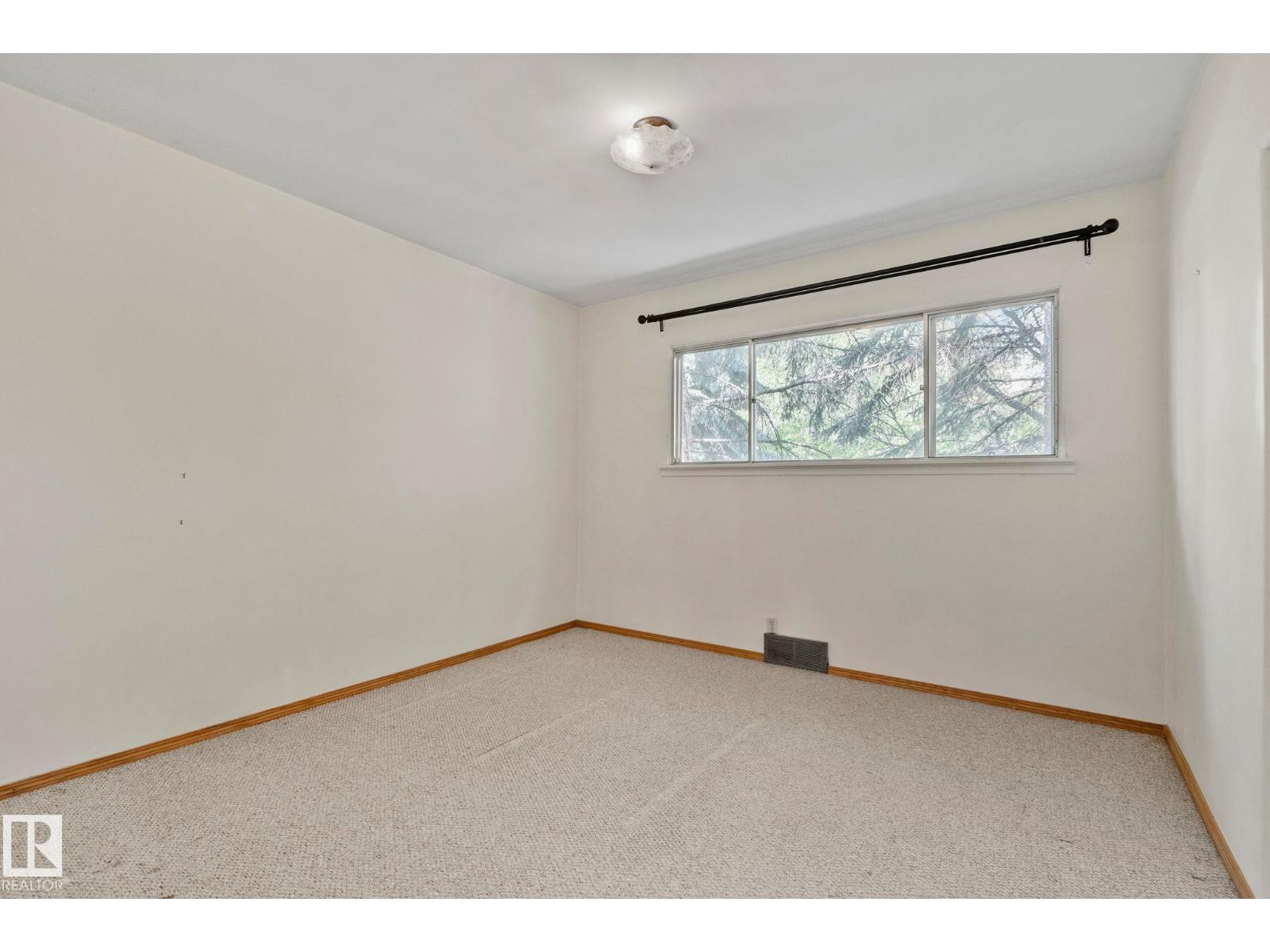 9727 69 AV NW - 9