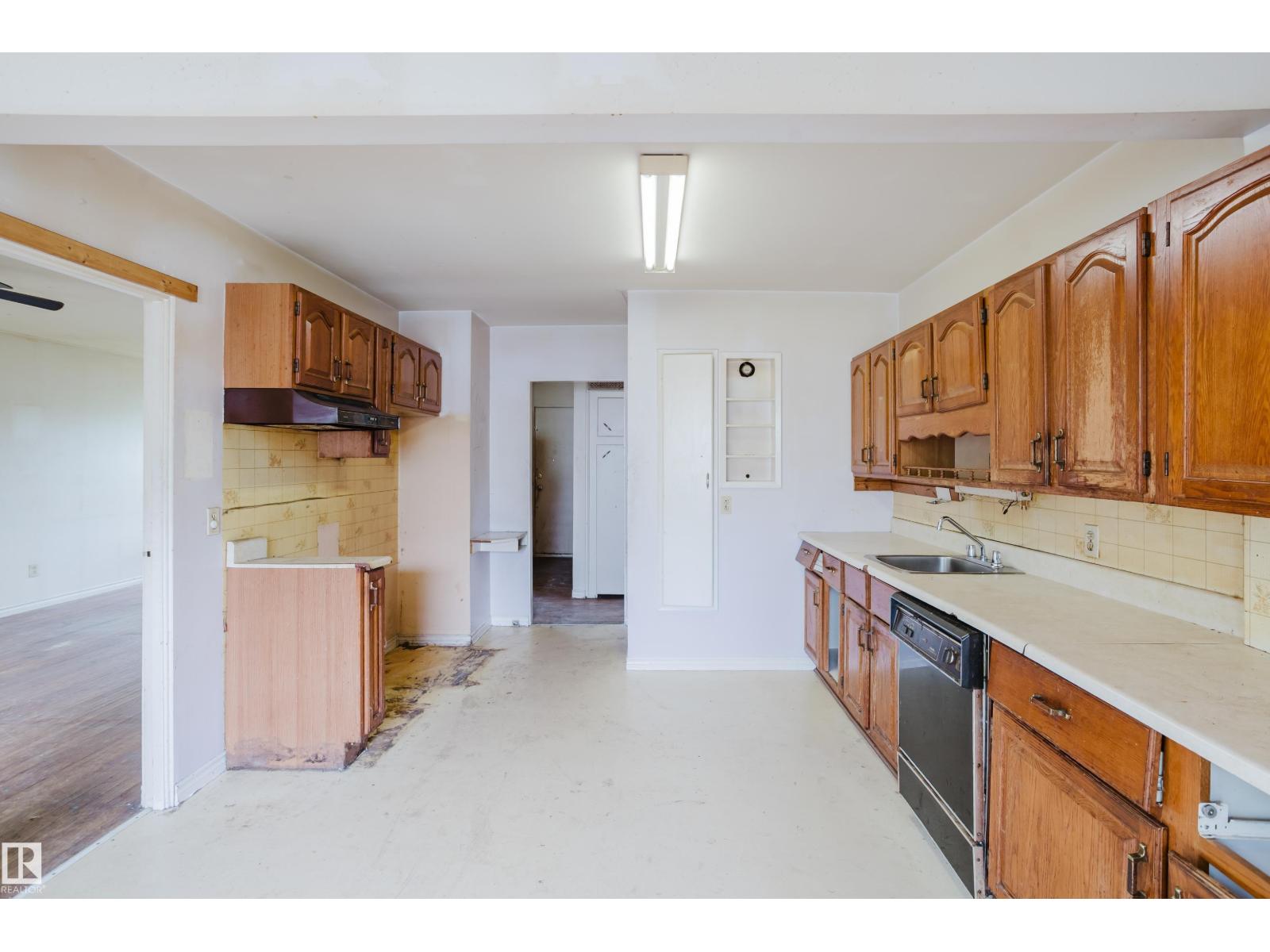 12236 131 ST NW - 9