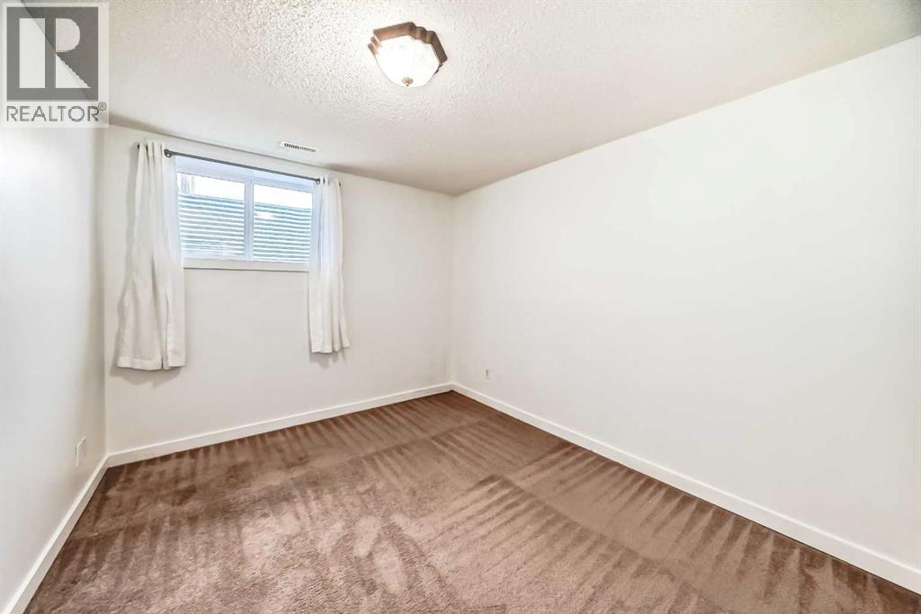 141 Arbour Crest Mews NW - 36