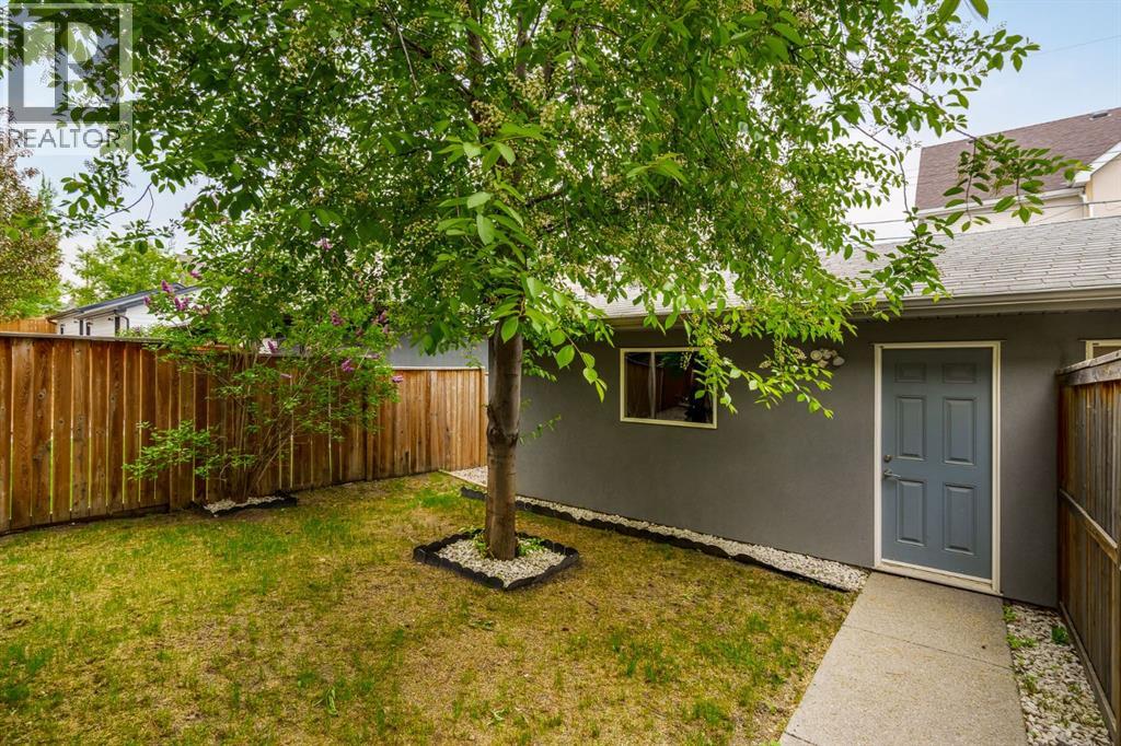 1826 37 Avenue SW - 41