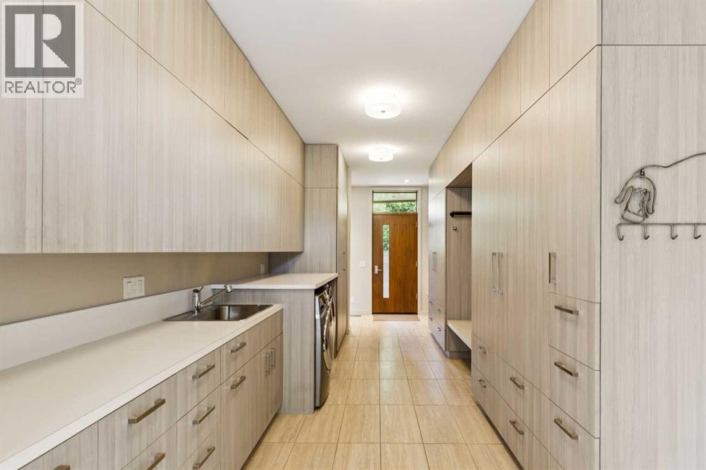 3038 4 Street SW - 24