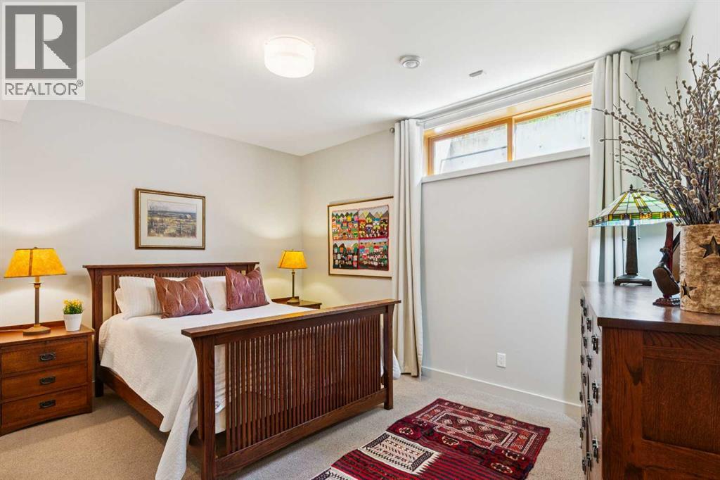 3038 4 Street SW - 38