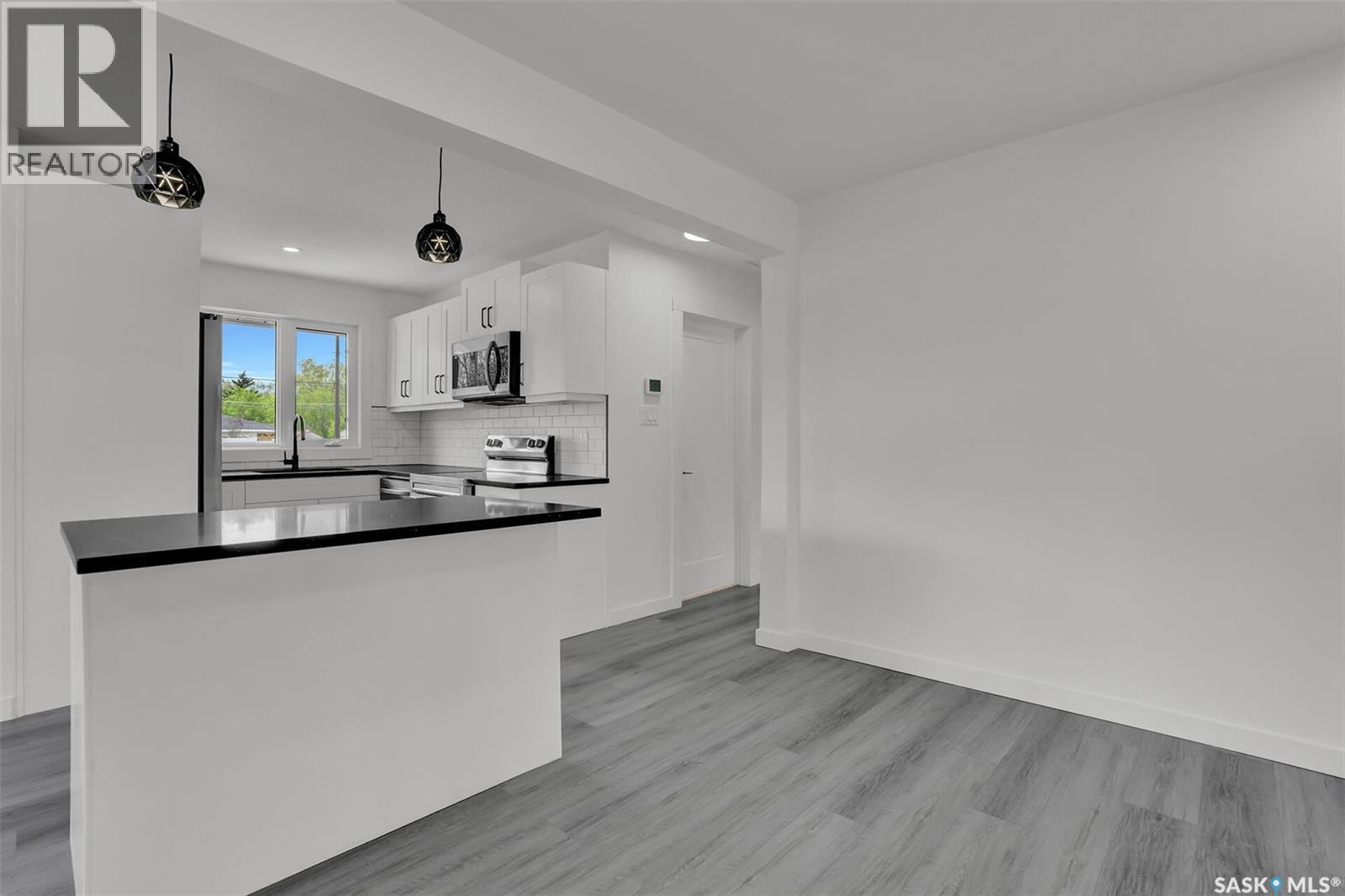 654 Aberdeen CRESCENT - 10