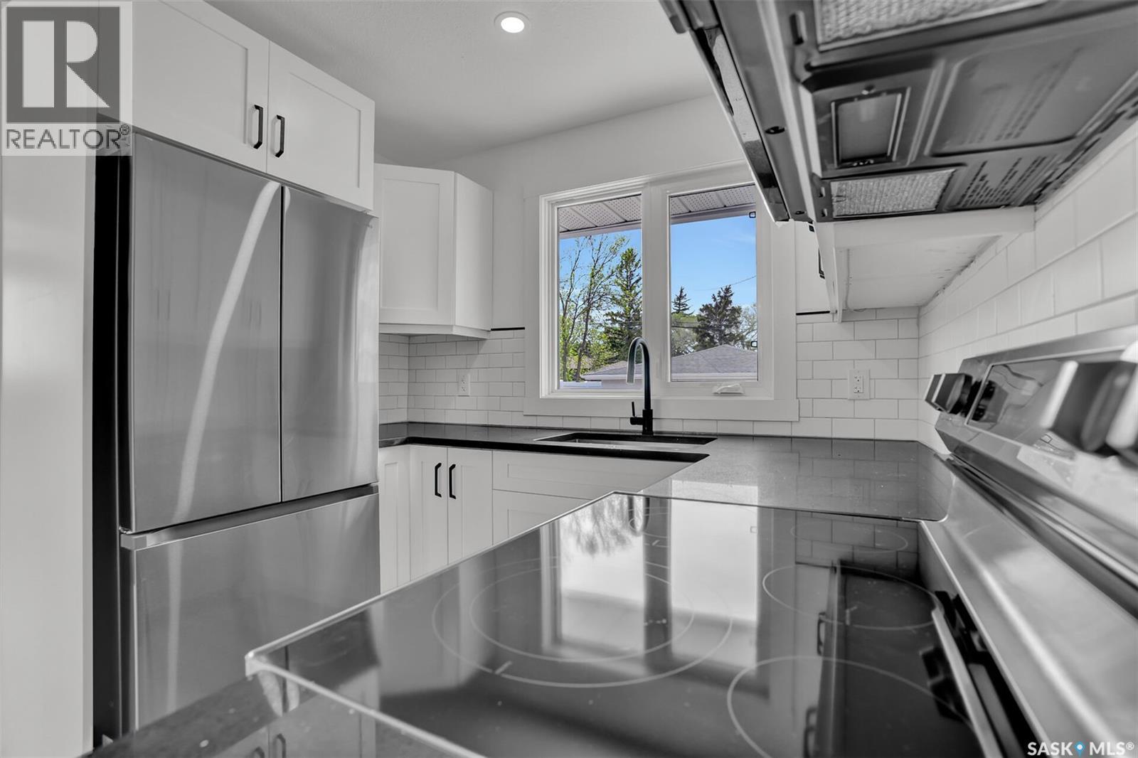 654 Aberdeen CRESCENT - 13