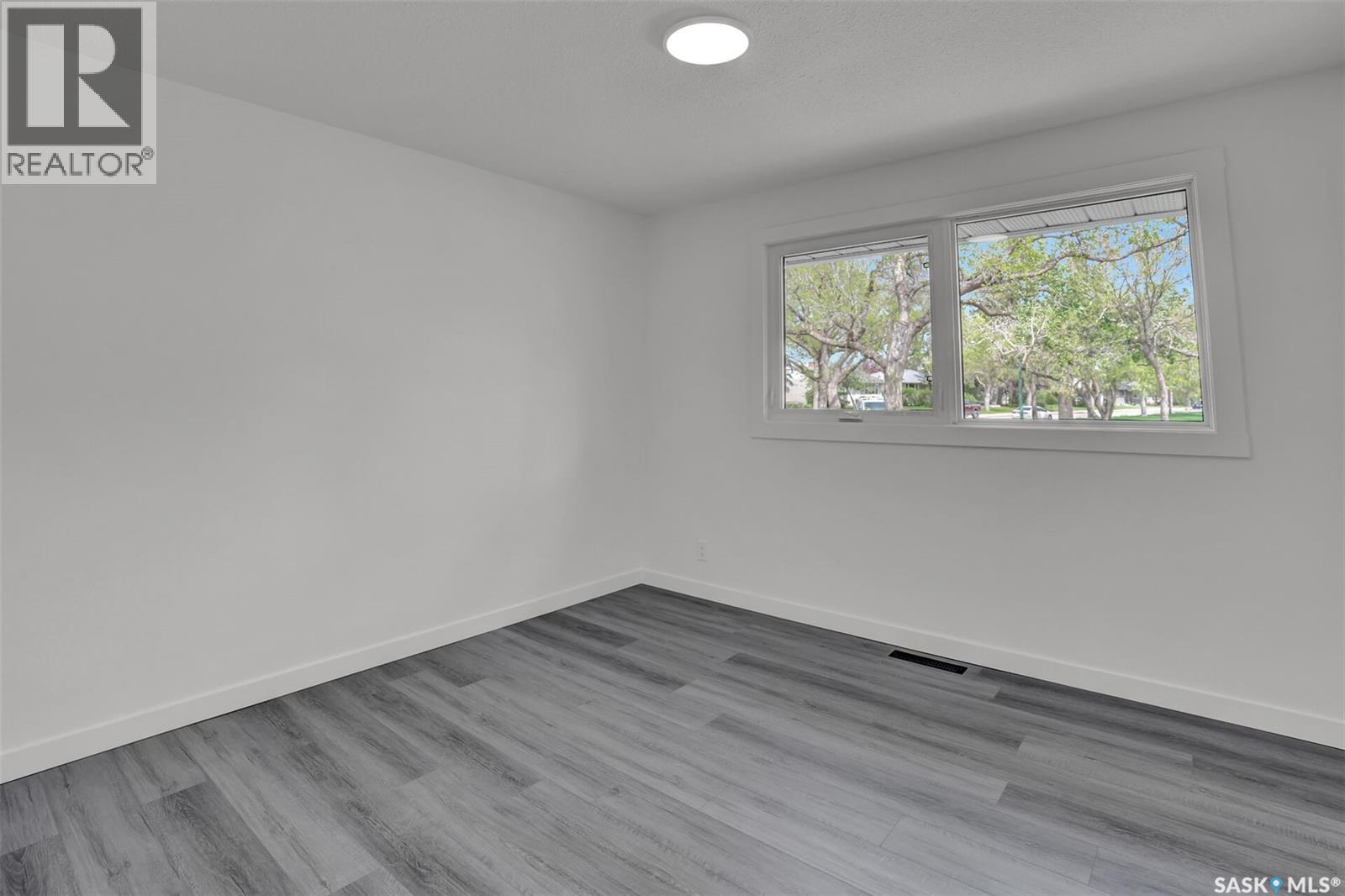 654 Aberdeen CRESCENT - 14