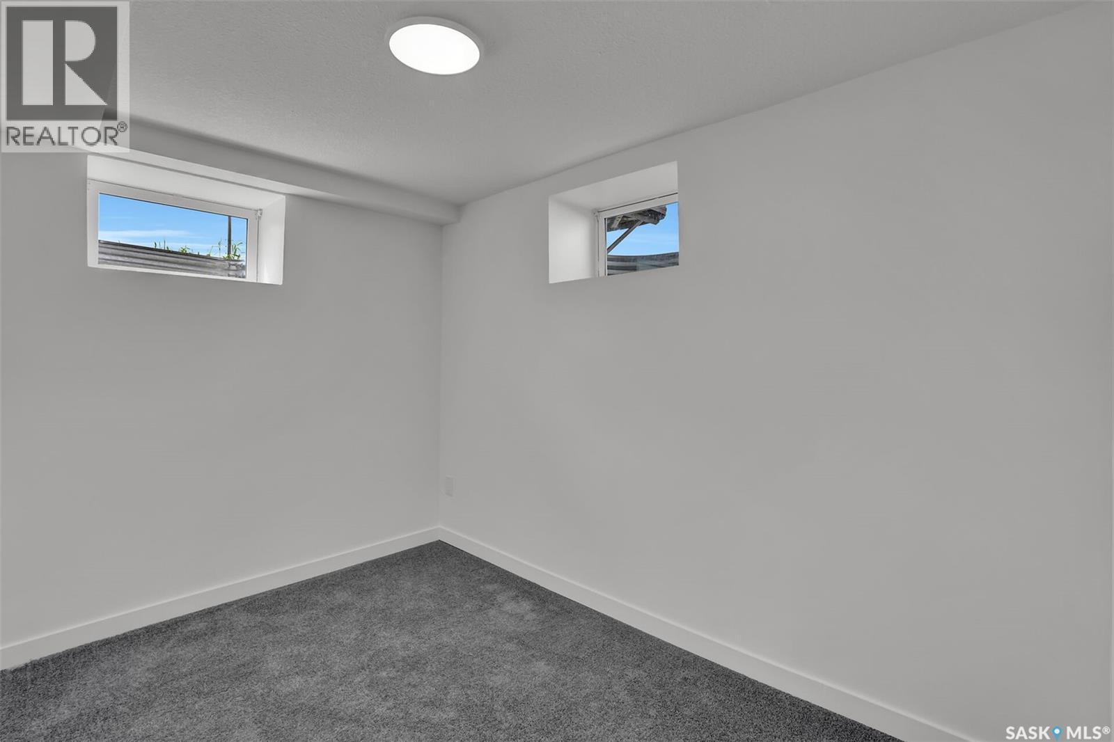 654 Aberdeen CRESCENT - 24