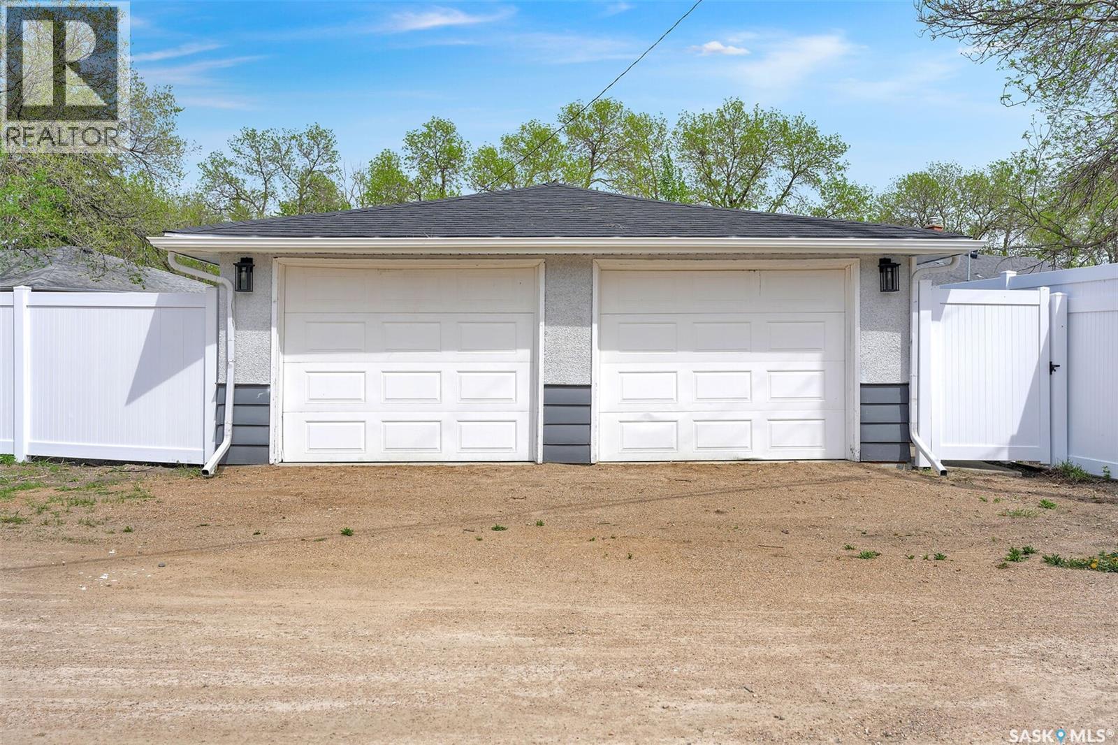 654 Aberdeen CRESCENT - 34