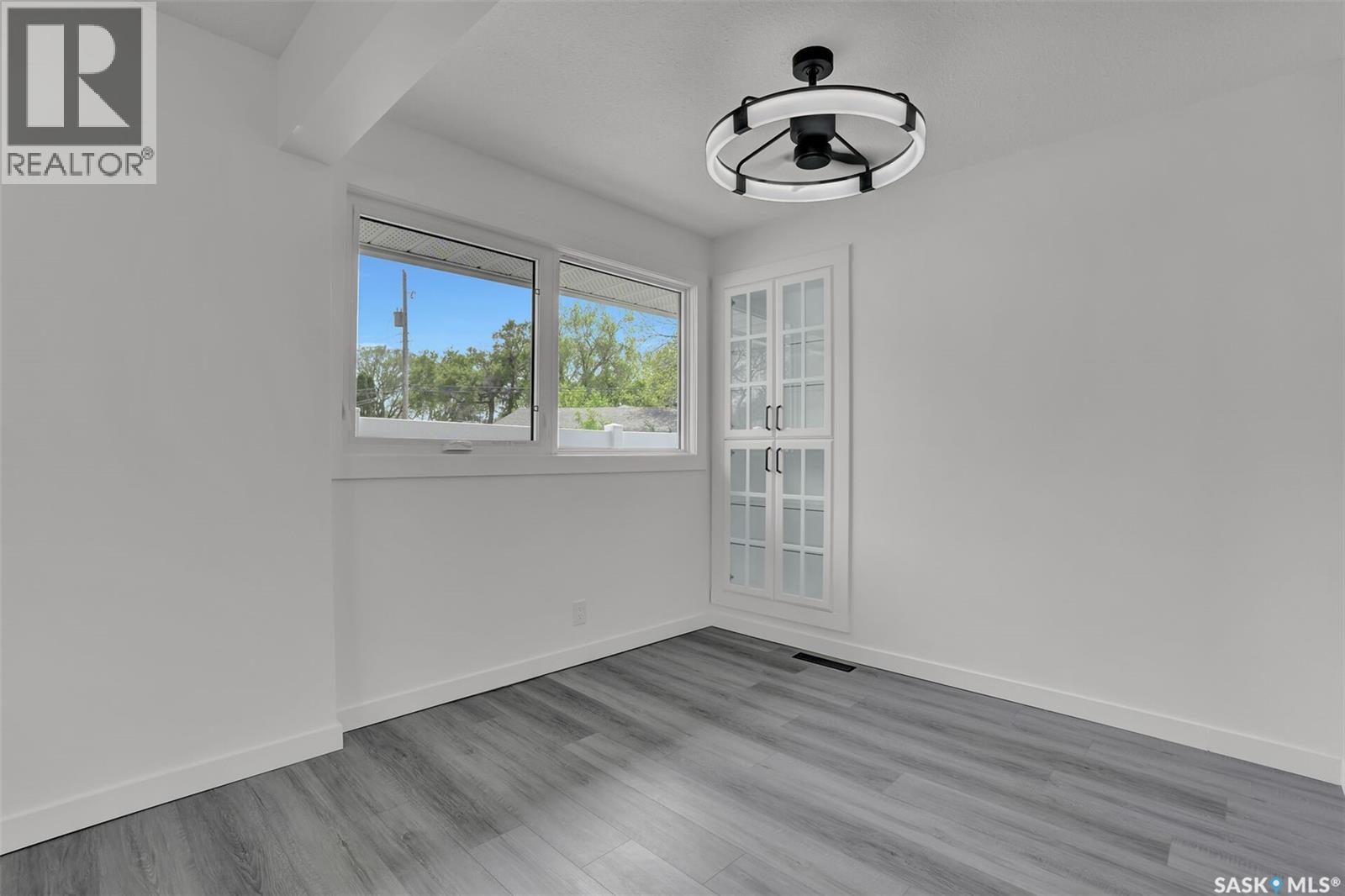 654 Aberdeen CRESCENT - 8