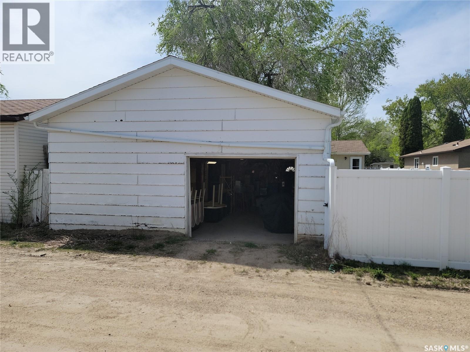 1621 GREIG AVENUE - 26