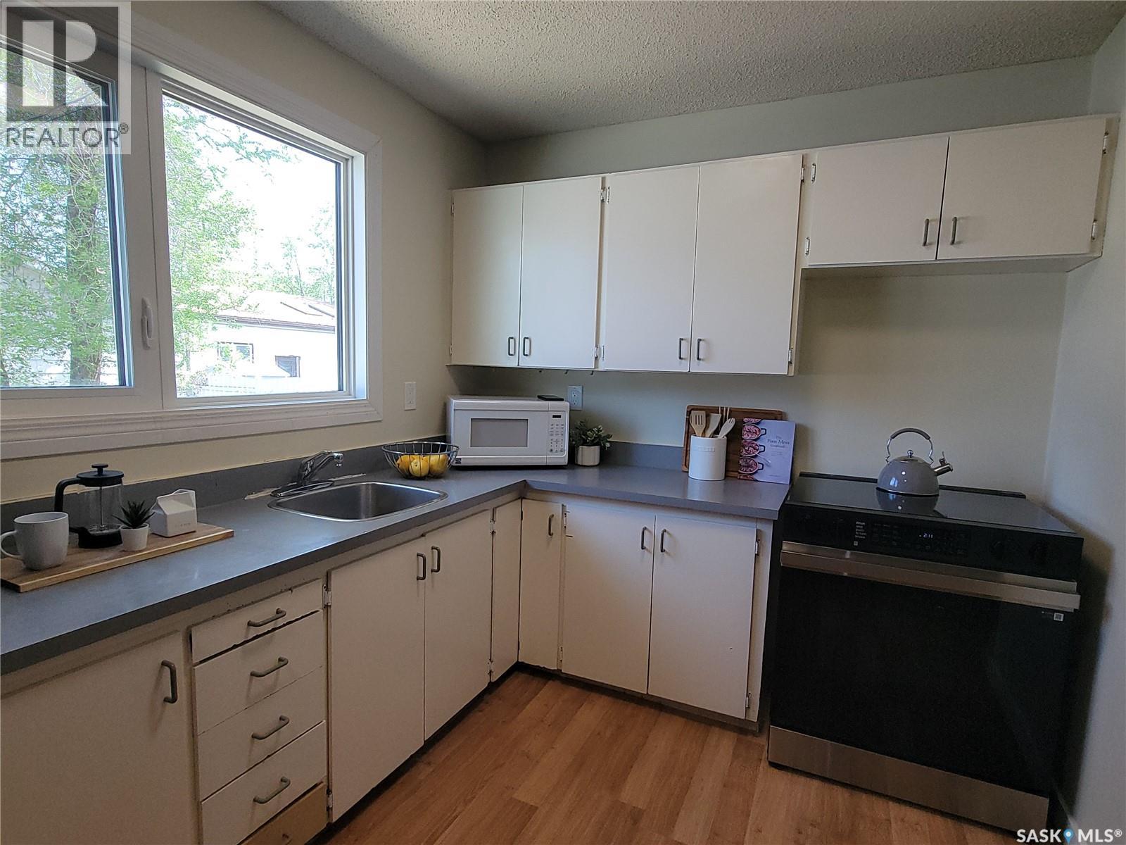 1621 GREIG AVENUE - 7