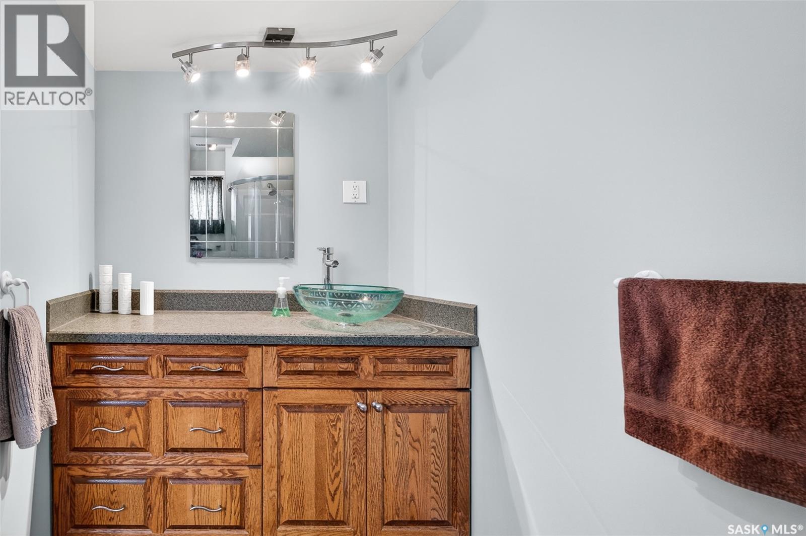1381 Prince CRESCENT - 41