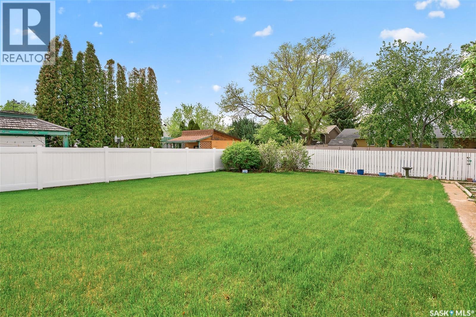 1381 Prince CRESCENT - 55