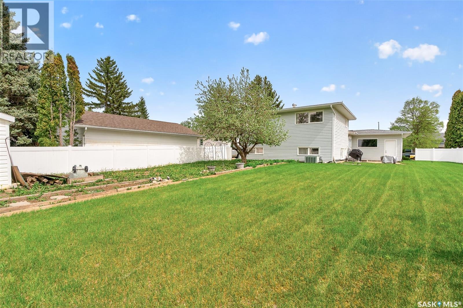 1381 Prince CRESCENT - 56