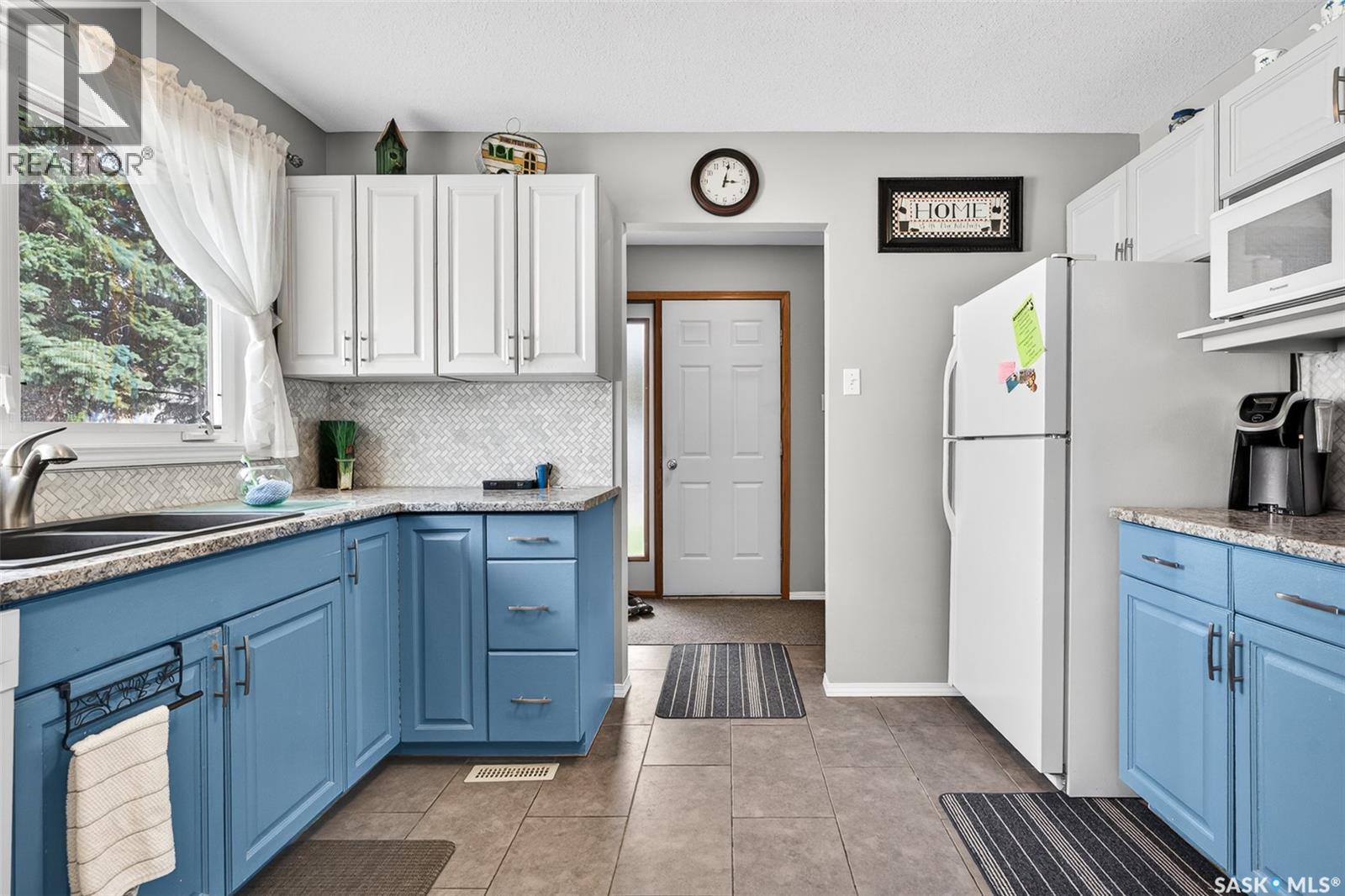 1381 Prince CRESCENT - 8
