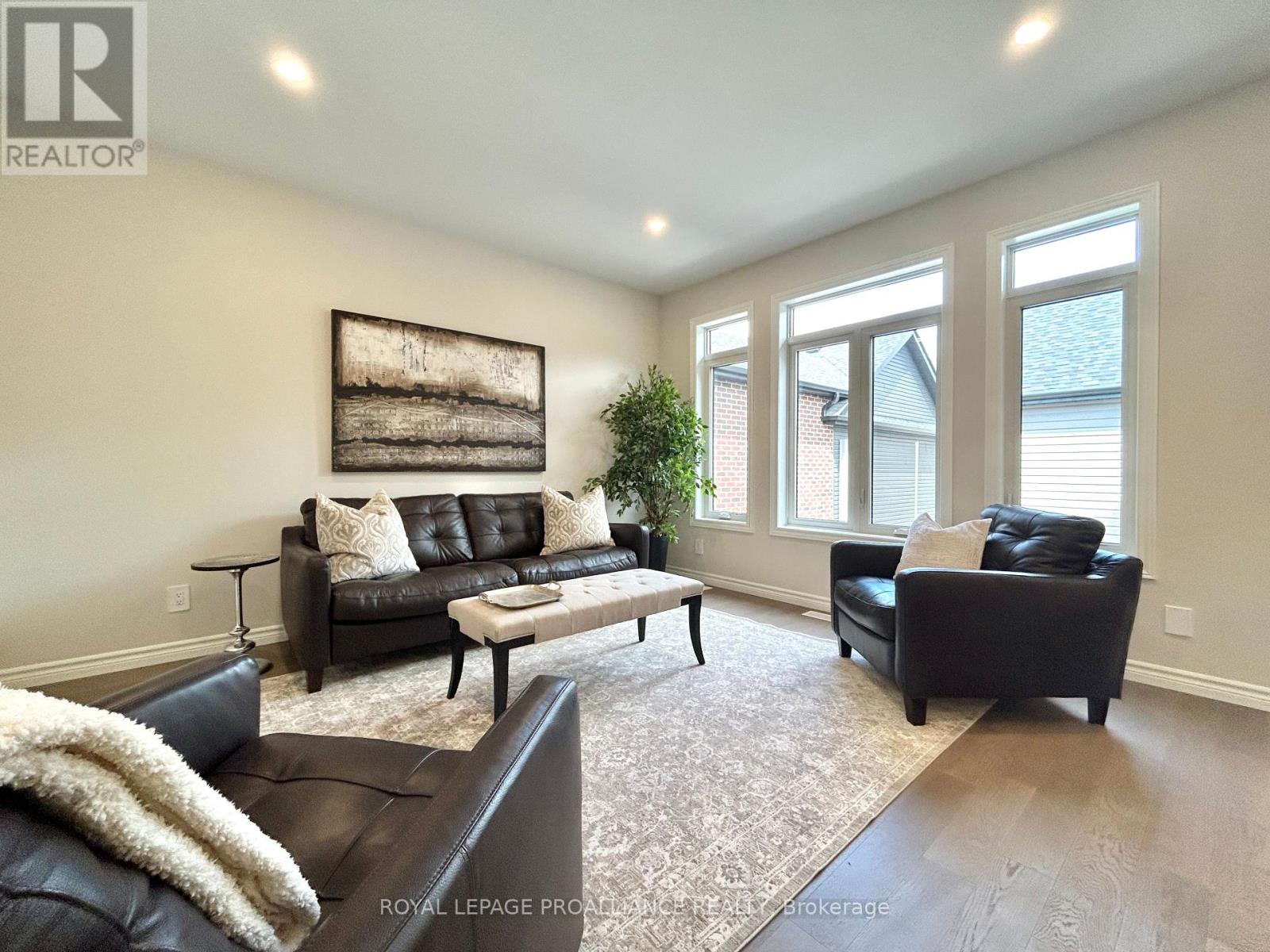 83 ATHABASKA DRIVE - 10