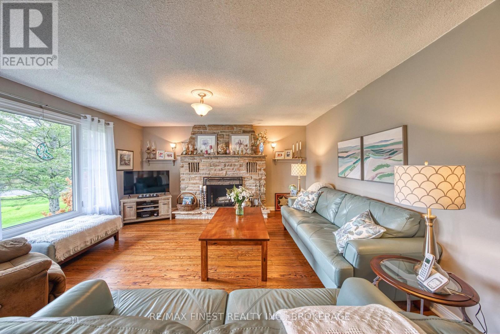 1861 BURBROOK ROAD - 19