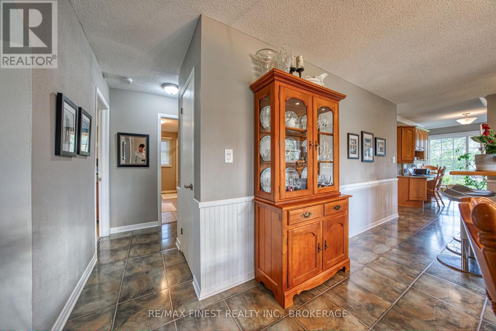 1861 BURBROOK ROAD - 20