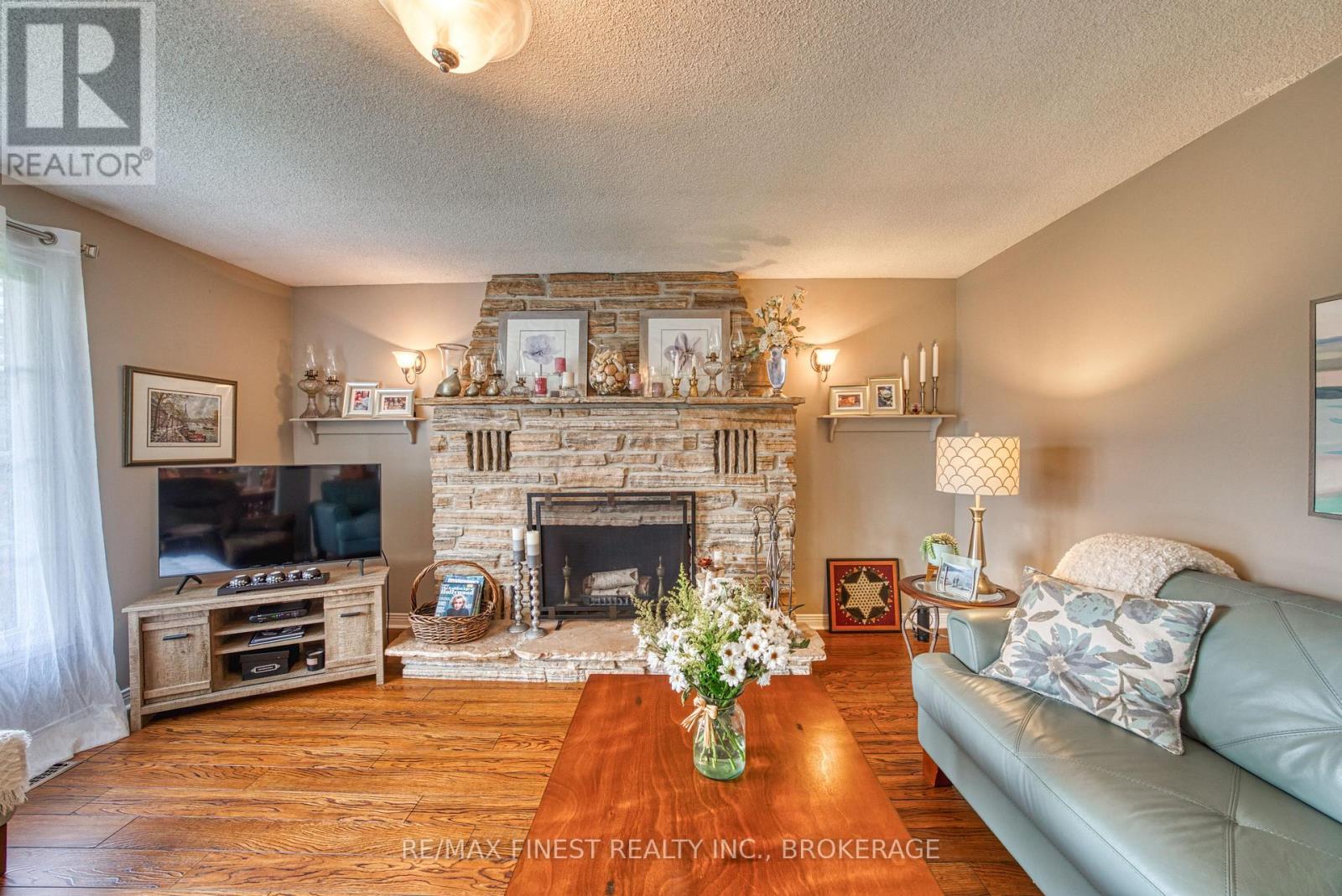 1861 BURBROOK ROAD - 16