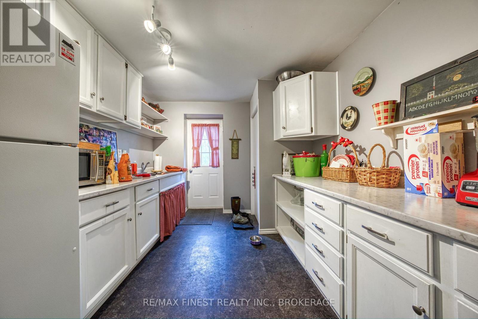 1861 BURBROOK ROAD - 45