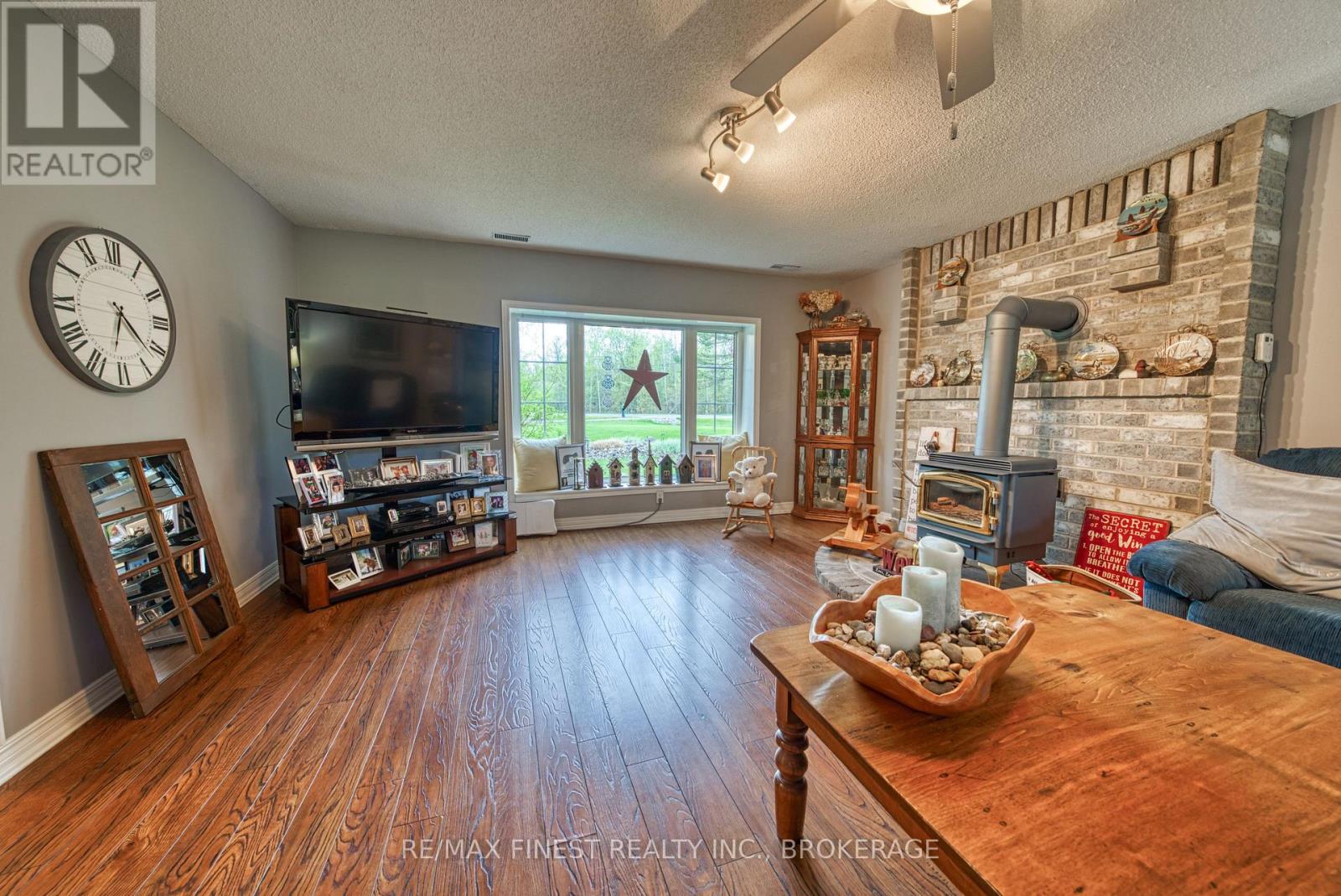 1861 BURBROOK ROAD - 40