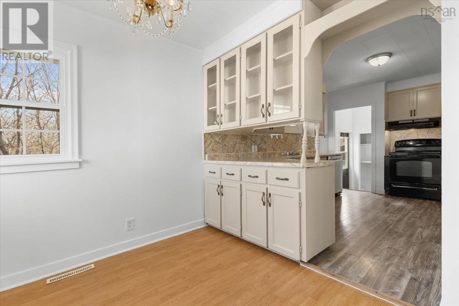 17 Parkdale Avenue - 9
