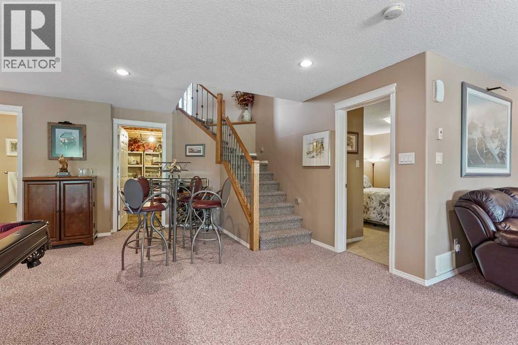 605 Sunridge Crescent W - 21
