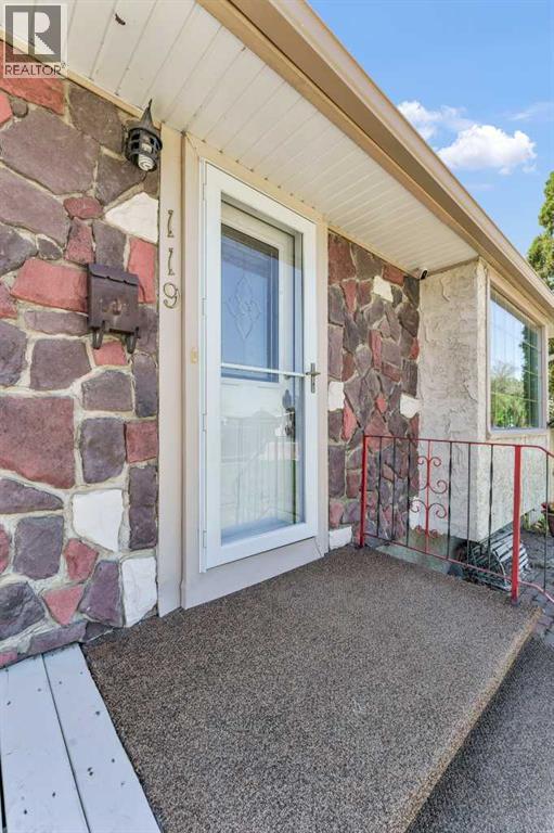 119 10 Street SW - 4
