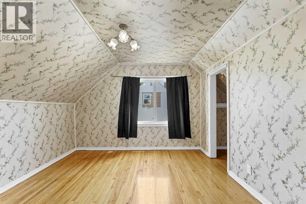 119 10 Street SW - 21
