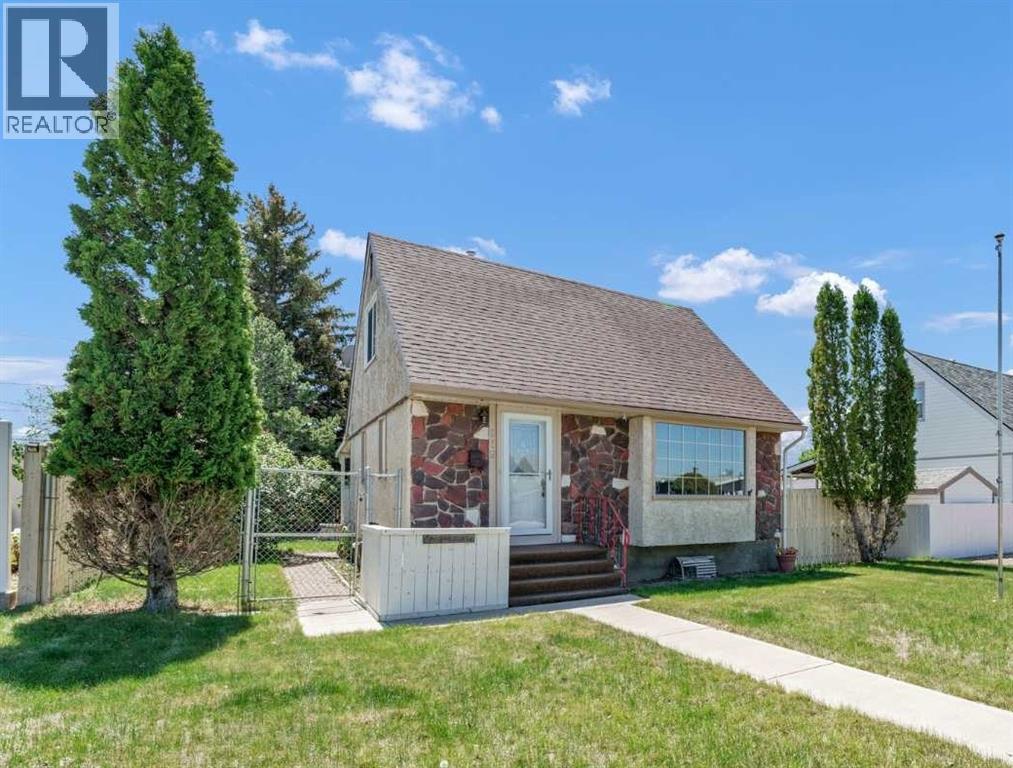 119 10 Street SW - 1