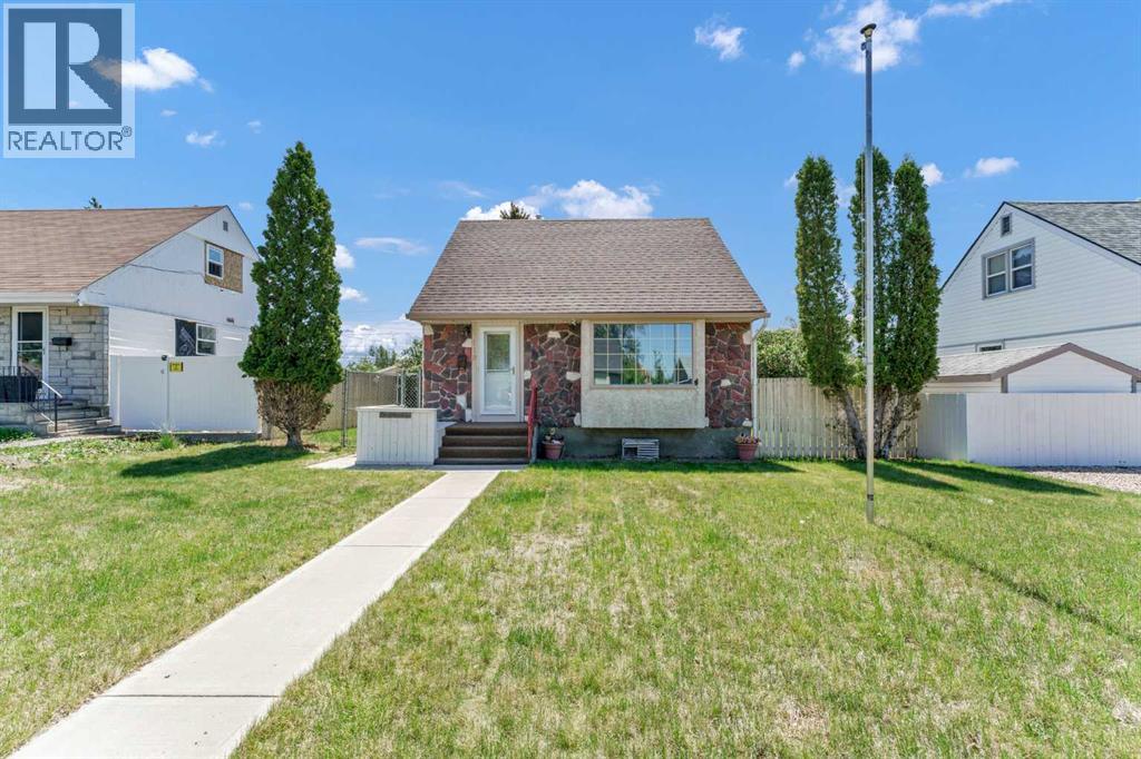 119 10 Street SW - 2