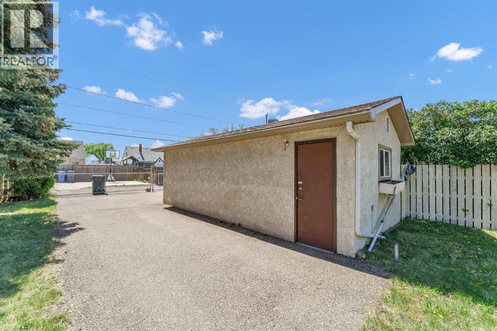 119 10 Street SW - 36