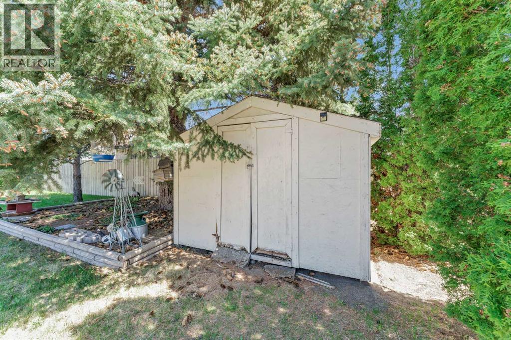 119 10 Street SW - 39