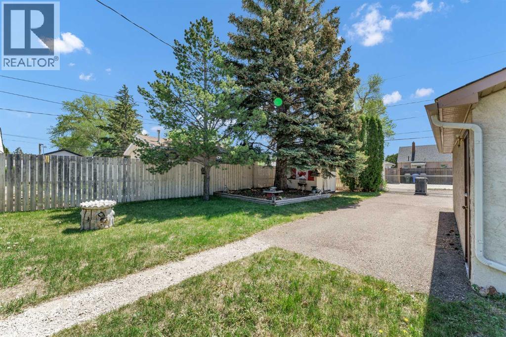 119 10 Street SW - 35