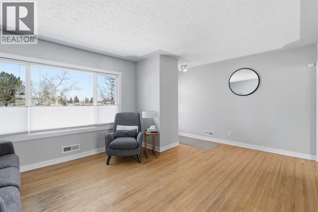1 Thorncliffe Crescent NW - 6