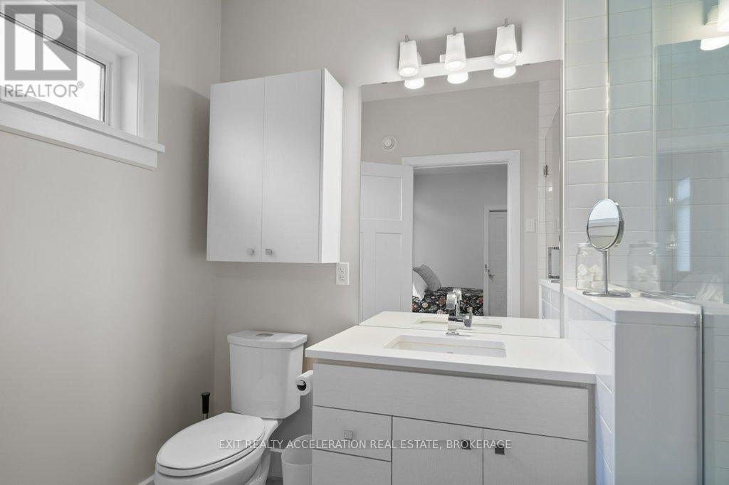 10 ADMIRAL COURT - 16
