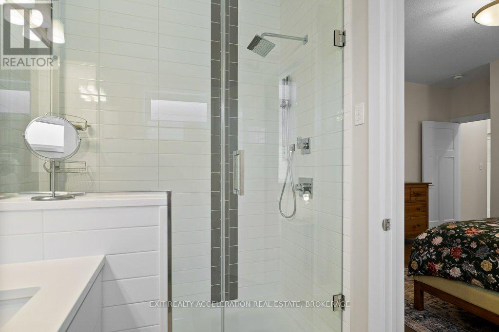 10 ADMIRAL COURT - 17