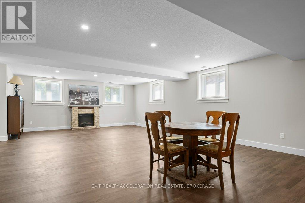 10 ADMIRAL COURT - 21
