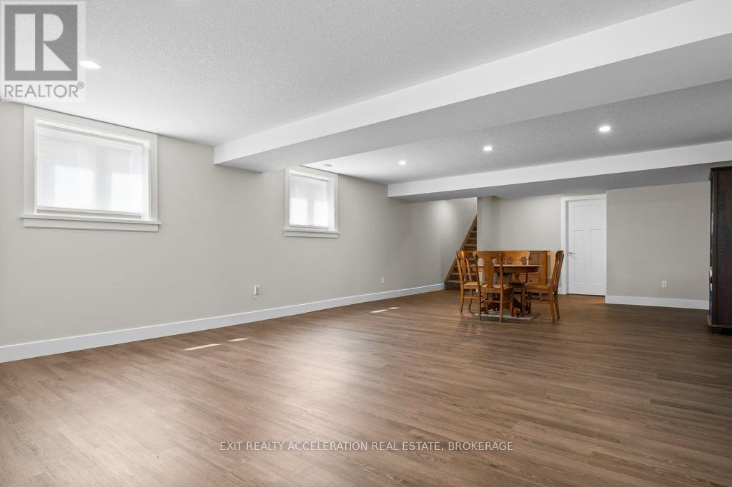 10 ADMIRAL COURT - 22