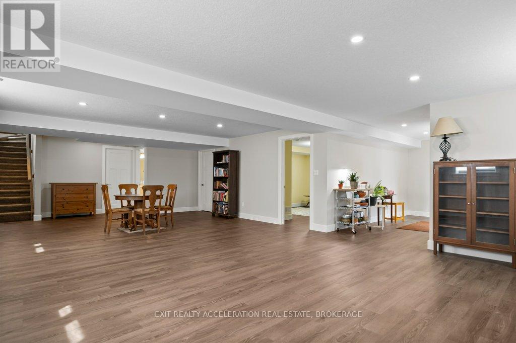 10 ADMIRAL COURT - 23