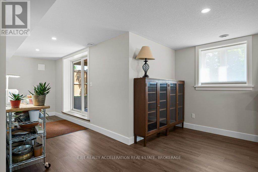 10 ADMIRAL COURT - 24