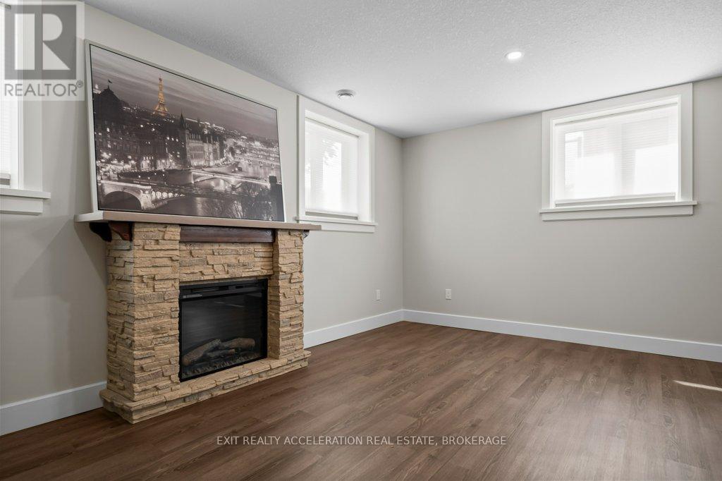 10 ADMIRAL COURT - 25