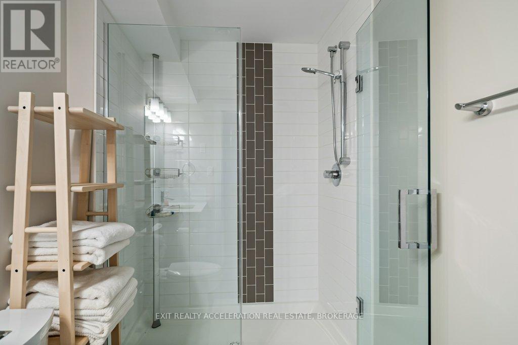 10 ADMIRAL COURT - 28