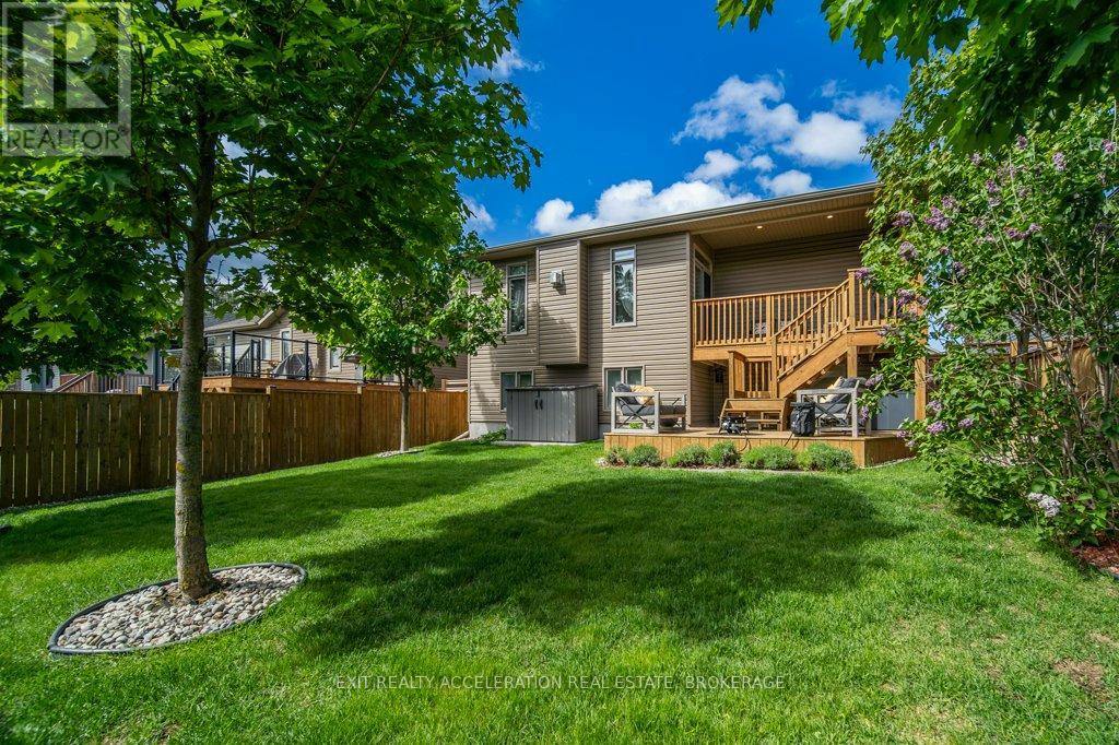 10 ADMIRAL COURT - 32