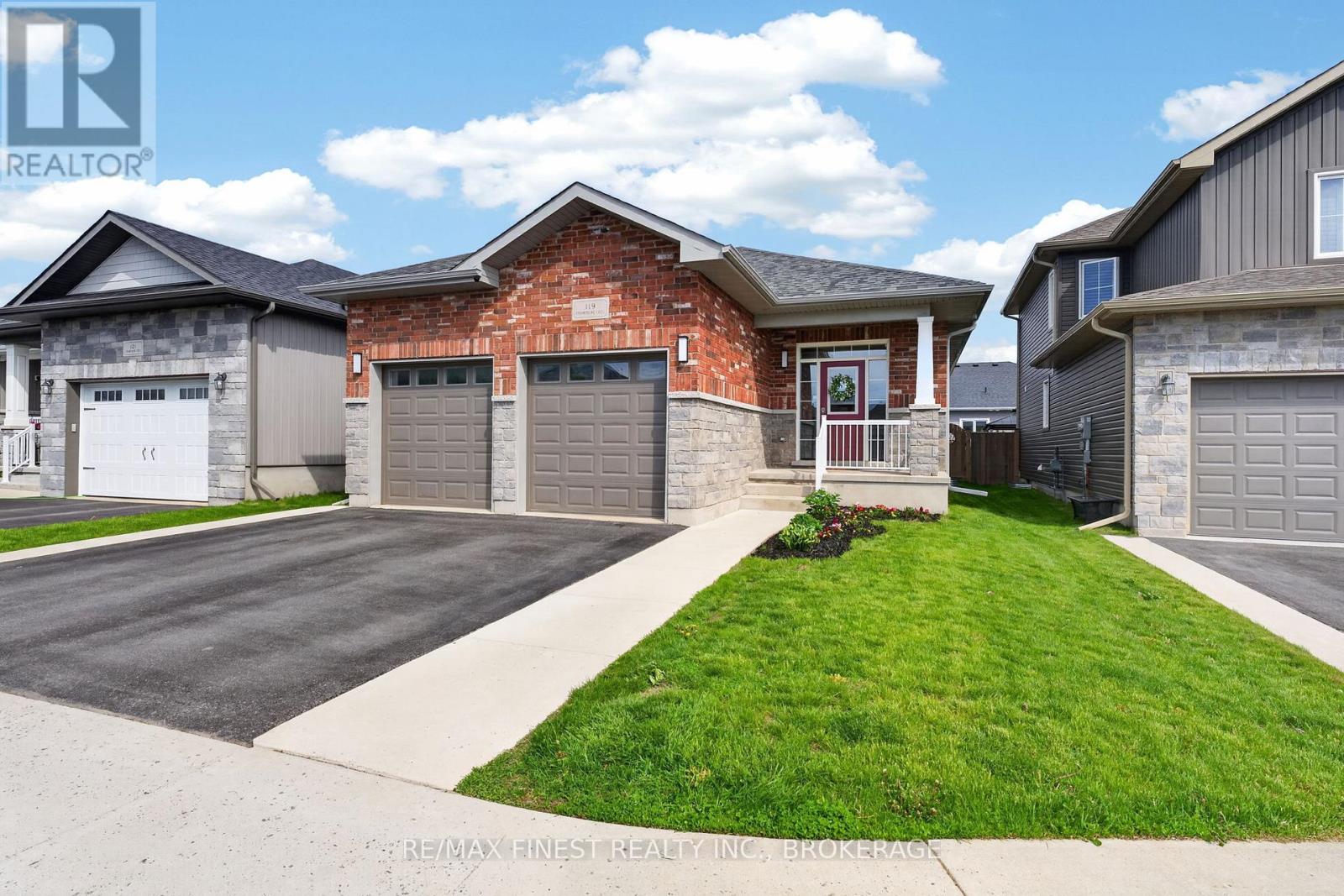 119 CHAMPAGNE CRESCENT - Image 2