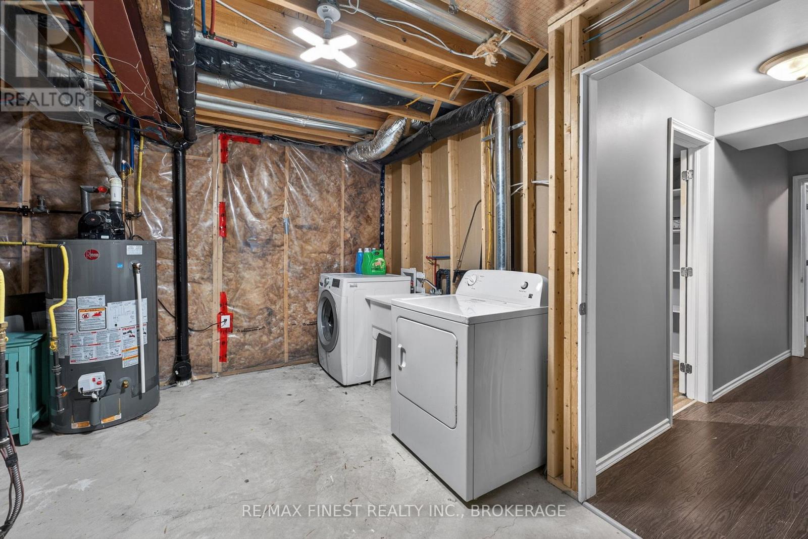 119 CHAMPAGNE CRESCENT - 20